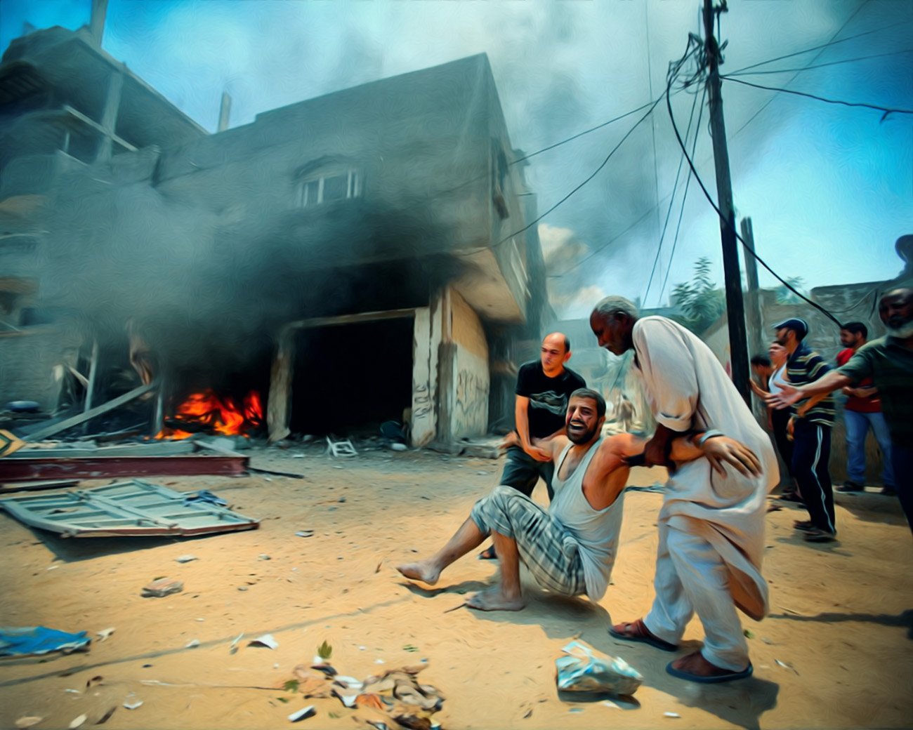 Man wordt gered uit zijn huis na een raketinslag in Rafa, Gaza, door Israëlische bombardementen.