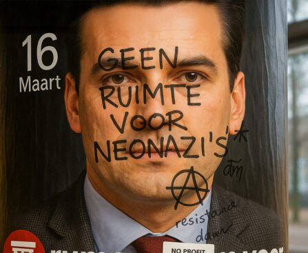 Bebrilde verkiezingsposter met zwarte tekst: geen ruimte voor neonazi’s