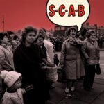 Vrouwen in Easington ondersteunen de mijnwerkersstaking van 1984-85