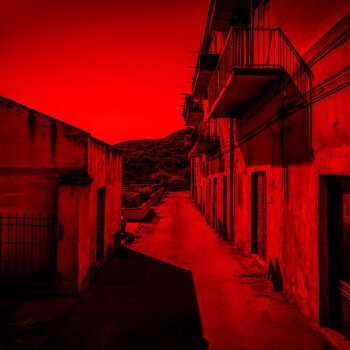 Straatbeeld van de Via Pietro Gori op het Italiaanse eiland Elba