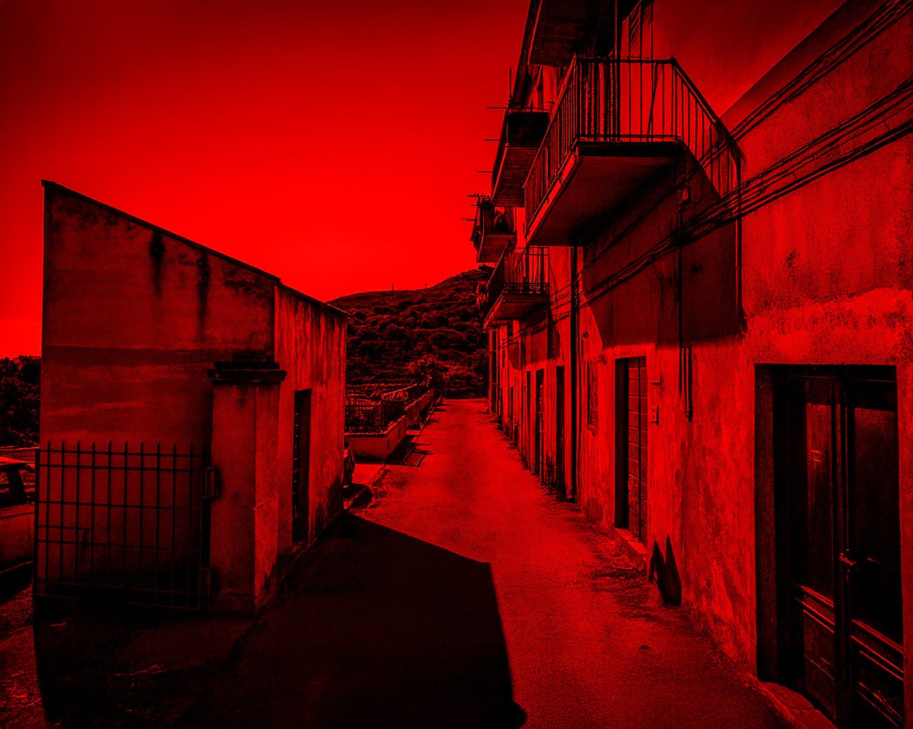 Straatbeeld van de Via Pietro Gori op het Italiaanse eiland Elba