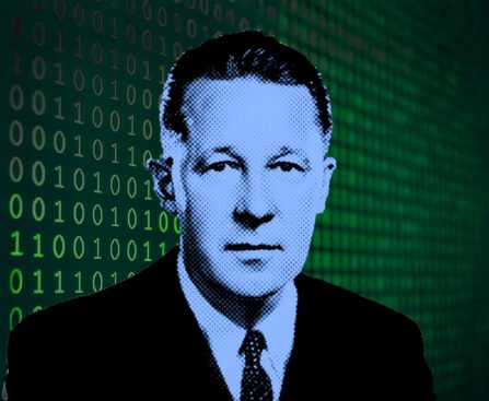 Portret van Leonard E. Read met binaire code als achtergrond, symbool voor zijn invloed op marktdenken en digitale economie