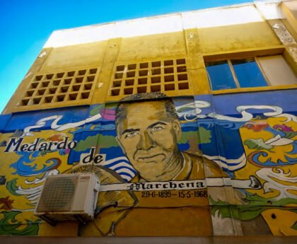 Muurschildering van Medardo de Marchena in Punda, Willemstad, Curaçao