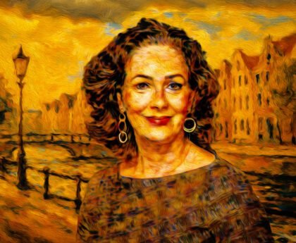 Portret van burgemeester Femke Halsema voor een Amsterdams decor
