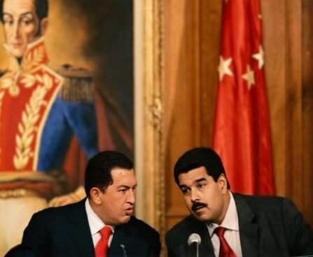 Hugo Chávez en Nicolás Maduro tijdens een officiële bijeenkomst in Venezuela