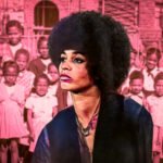 Portret van Angela Davis voor een achtergrond met zwarte kinderen, bij een essay over abortus, anticonceptie, eugenetica en reproductive justice.