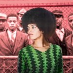 Beeld bij een essay over Angela Davis, seksueel geweld, racisme en strafmacht, met een zwarte vrouw op de voorgrond en zwarte mannen op de achtergrond.