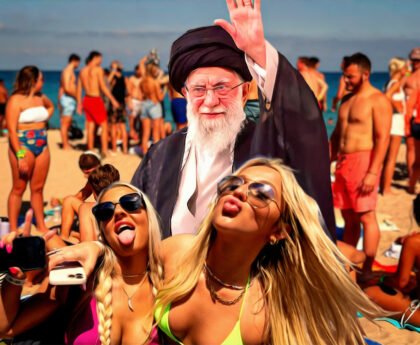 Religieuze leider tussen feestende jongeren op een strand als beeld bij een essay over Amerikaanse onwetendheid, oorlog en imperialisme.