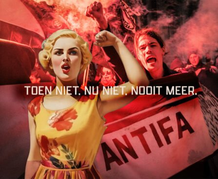 Antifascistische demonstranten met rode rook en een spandoek met de tekst “Toen niet. nu niet. nooit meer.”.